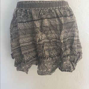 90s look black and white printed skirt.